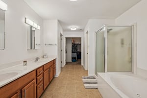 Ganton Dr-S0303-045.jpg