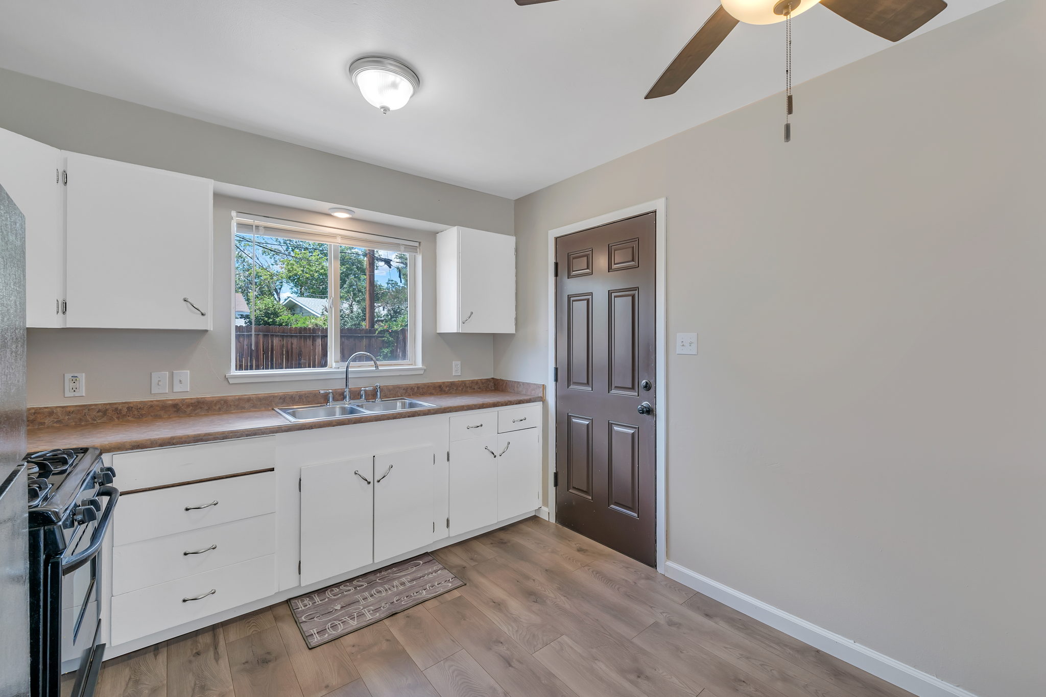 1195 Manhattan St, Reno, NV 89512, USA Photo 9