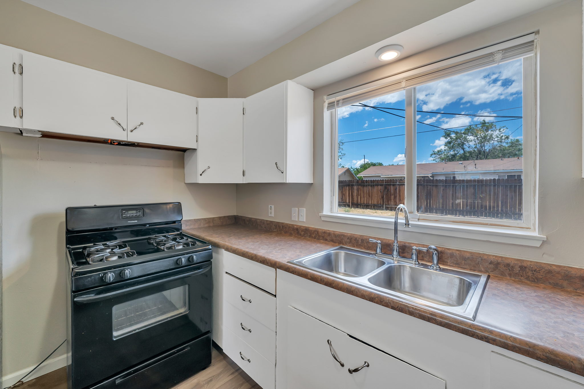 1195 Manhattan St, Reno, NV 89512, USA Photo 12