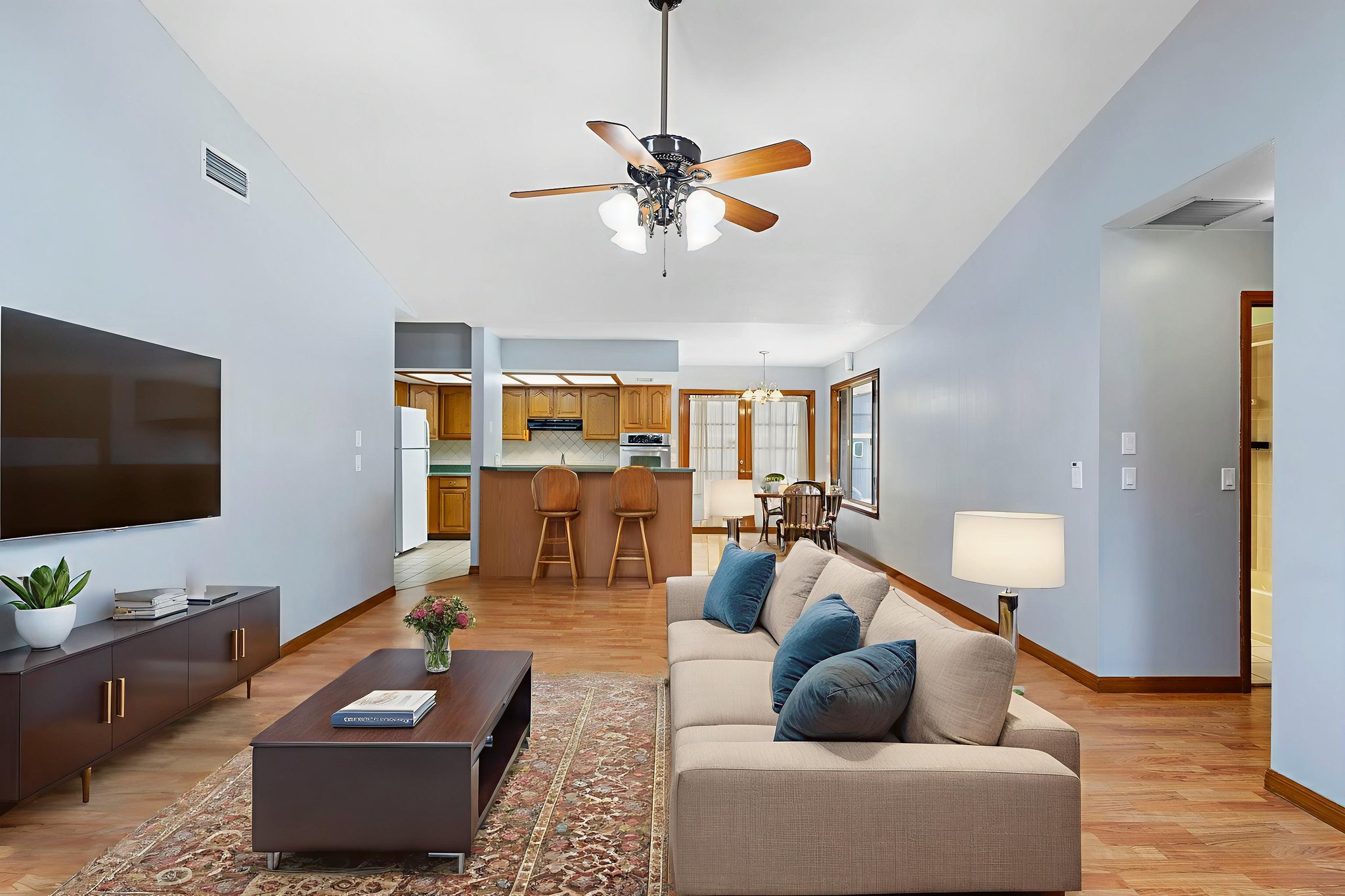 IMG_0008 virtually staged.jpeg