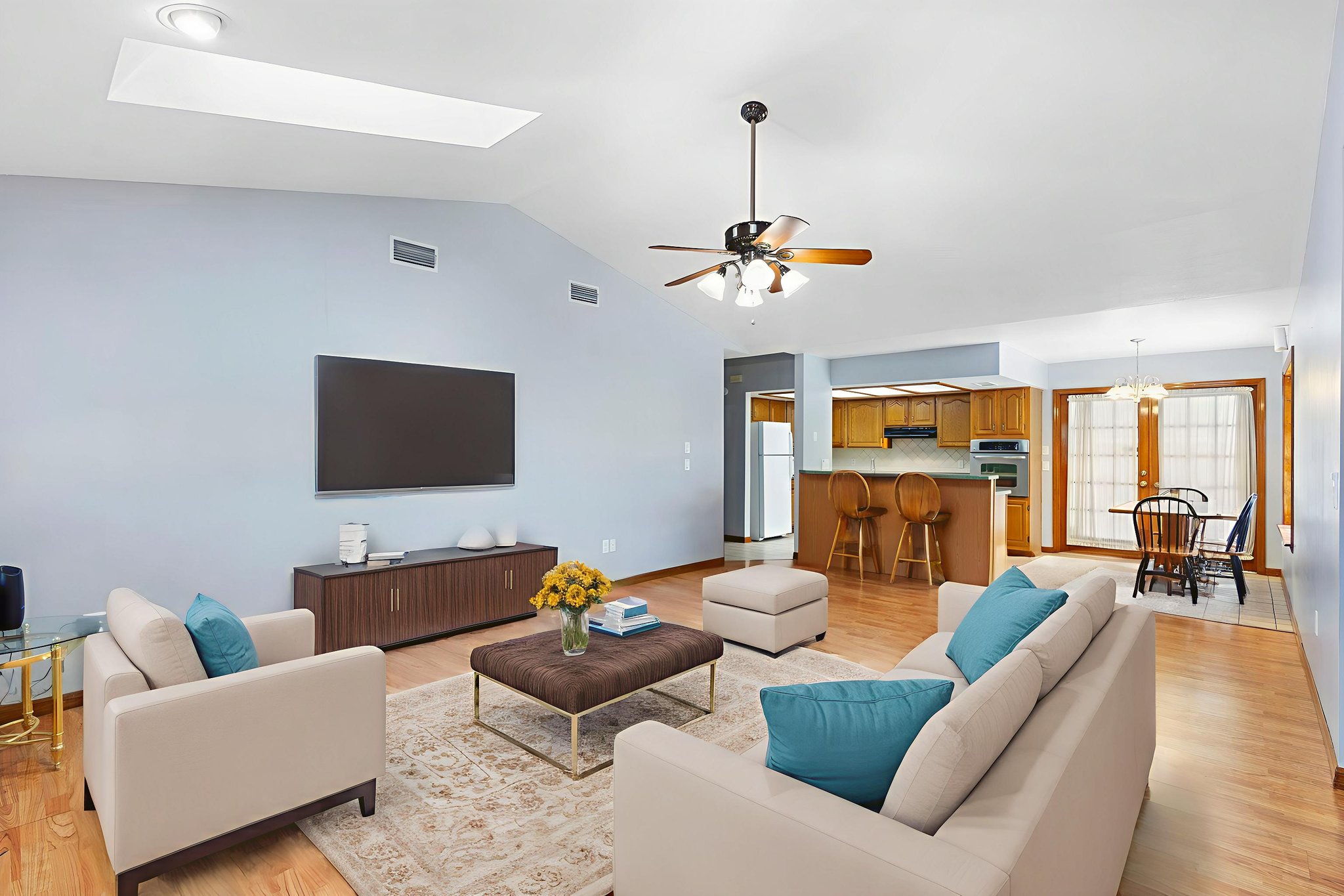 IMG_0013 virtually staged.jpeg