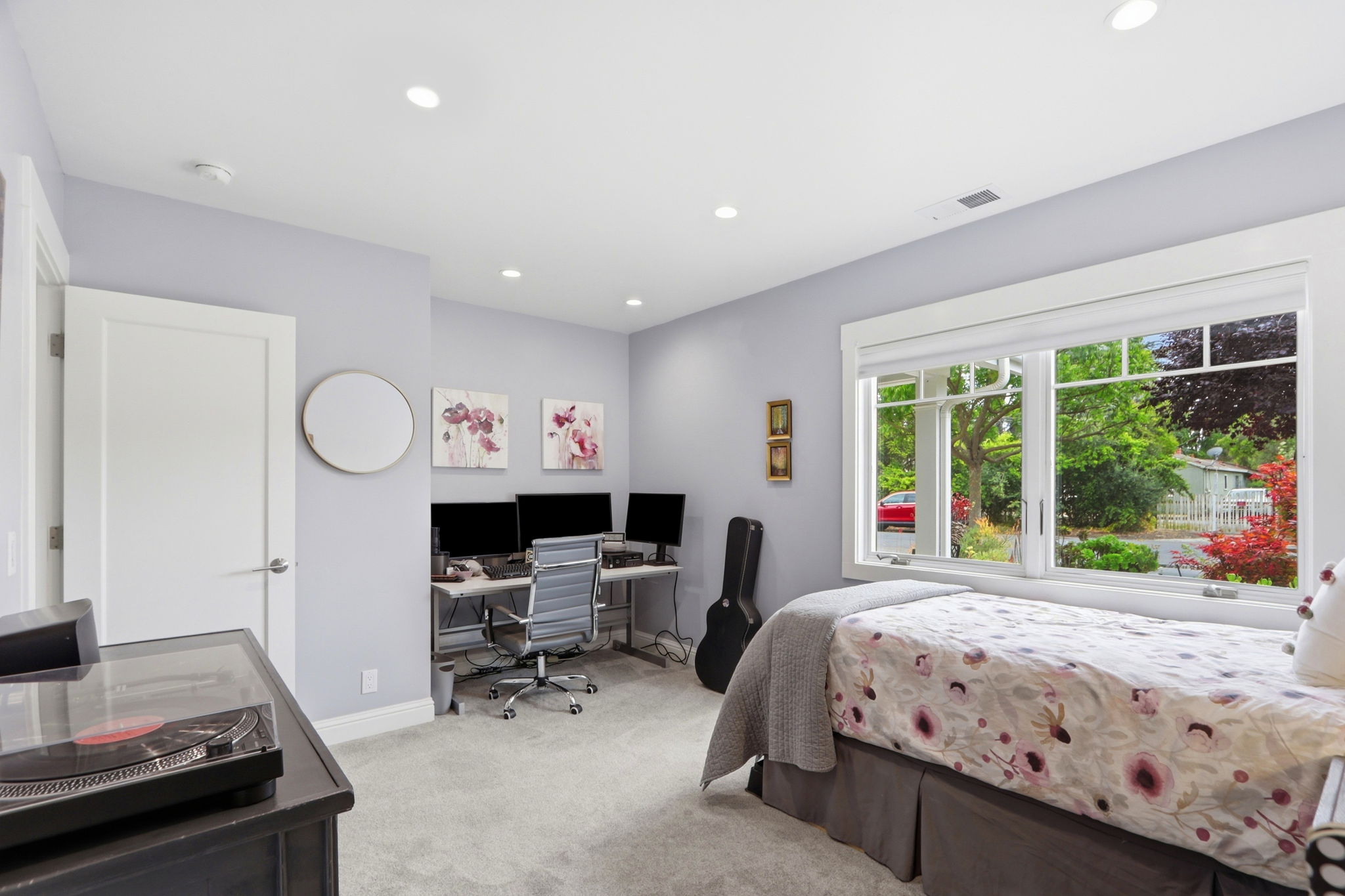 023_F8_1195 Steinway Ave