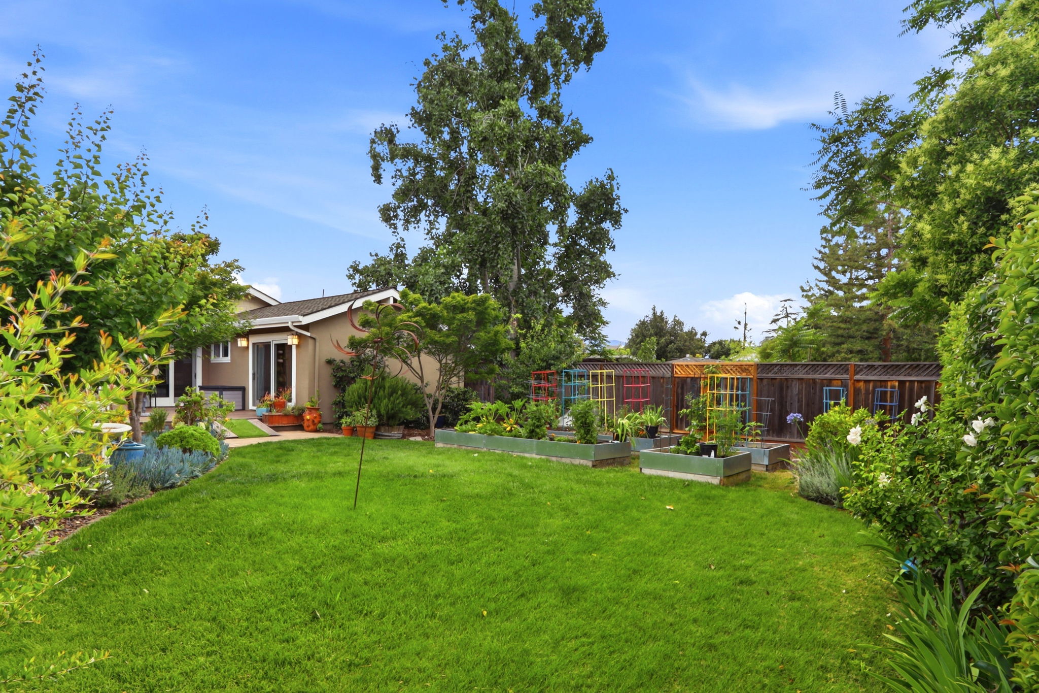 047_F8_1195 Steinway Ave