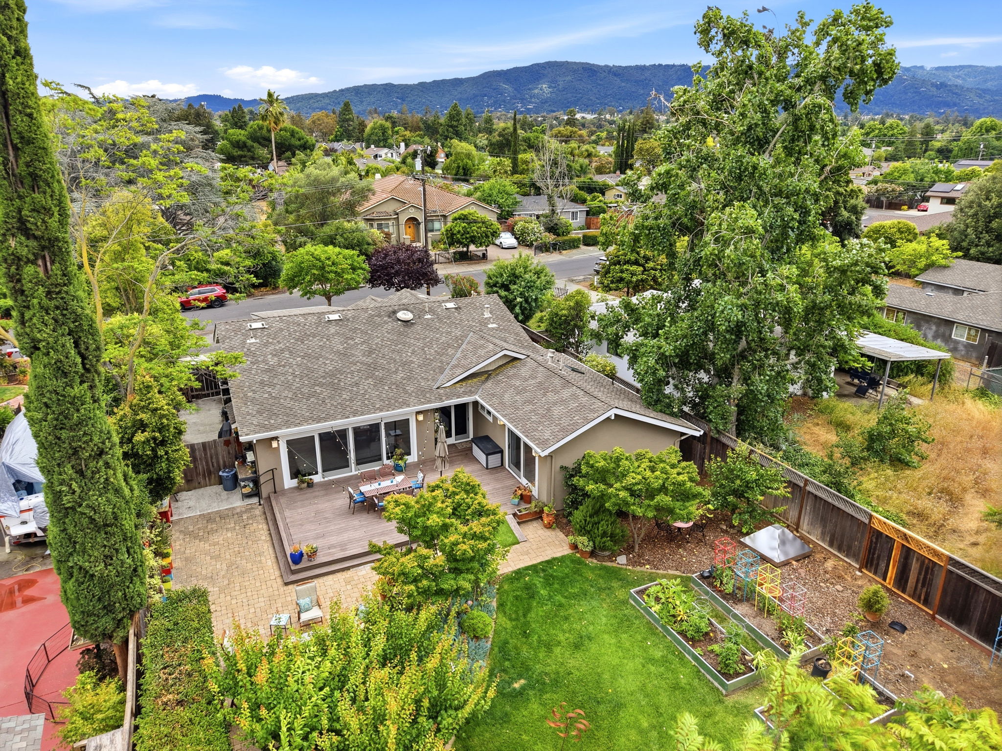 008_F8_AERIAL_1195 Steinway Ave
