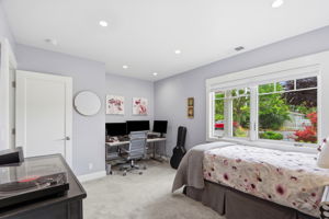 023_F8_1195 Steinway Ave