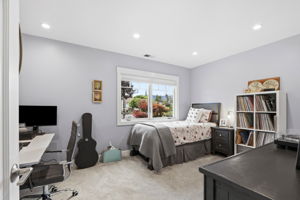 025_F8_1195 Steinway Ave