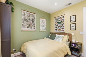 027_F8_1195 Steinway Ave