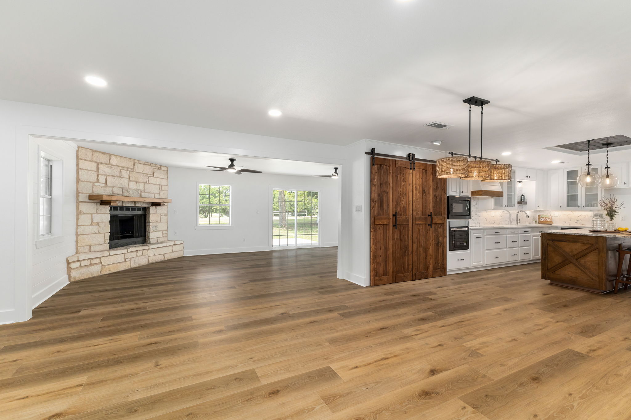 Living/Dining Area