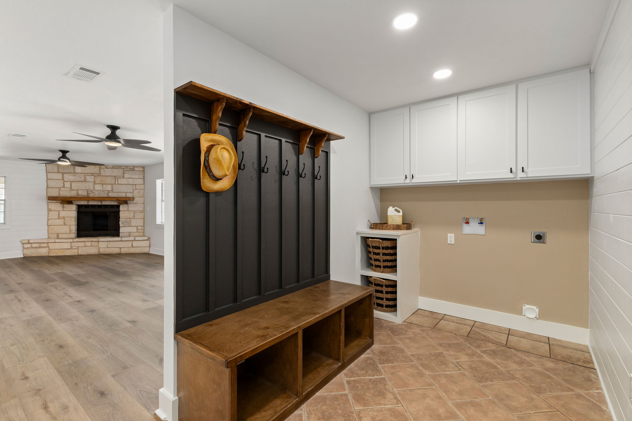 Mudroom/Laundry