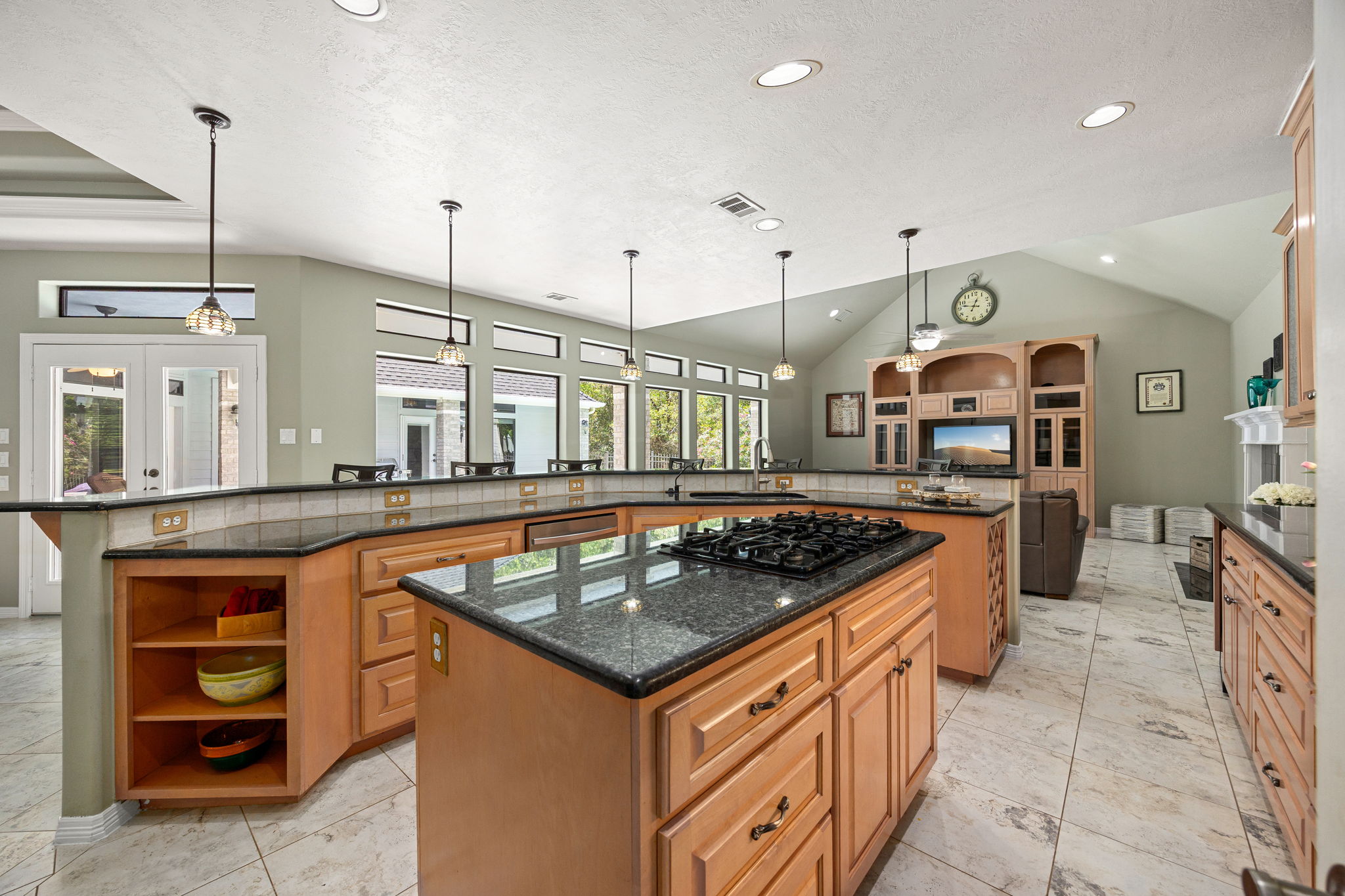 Photo 28