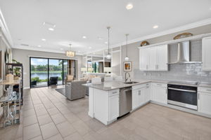 Kitchen 2 of 5