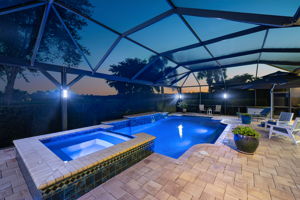 Night View-Pool and Spa