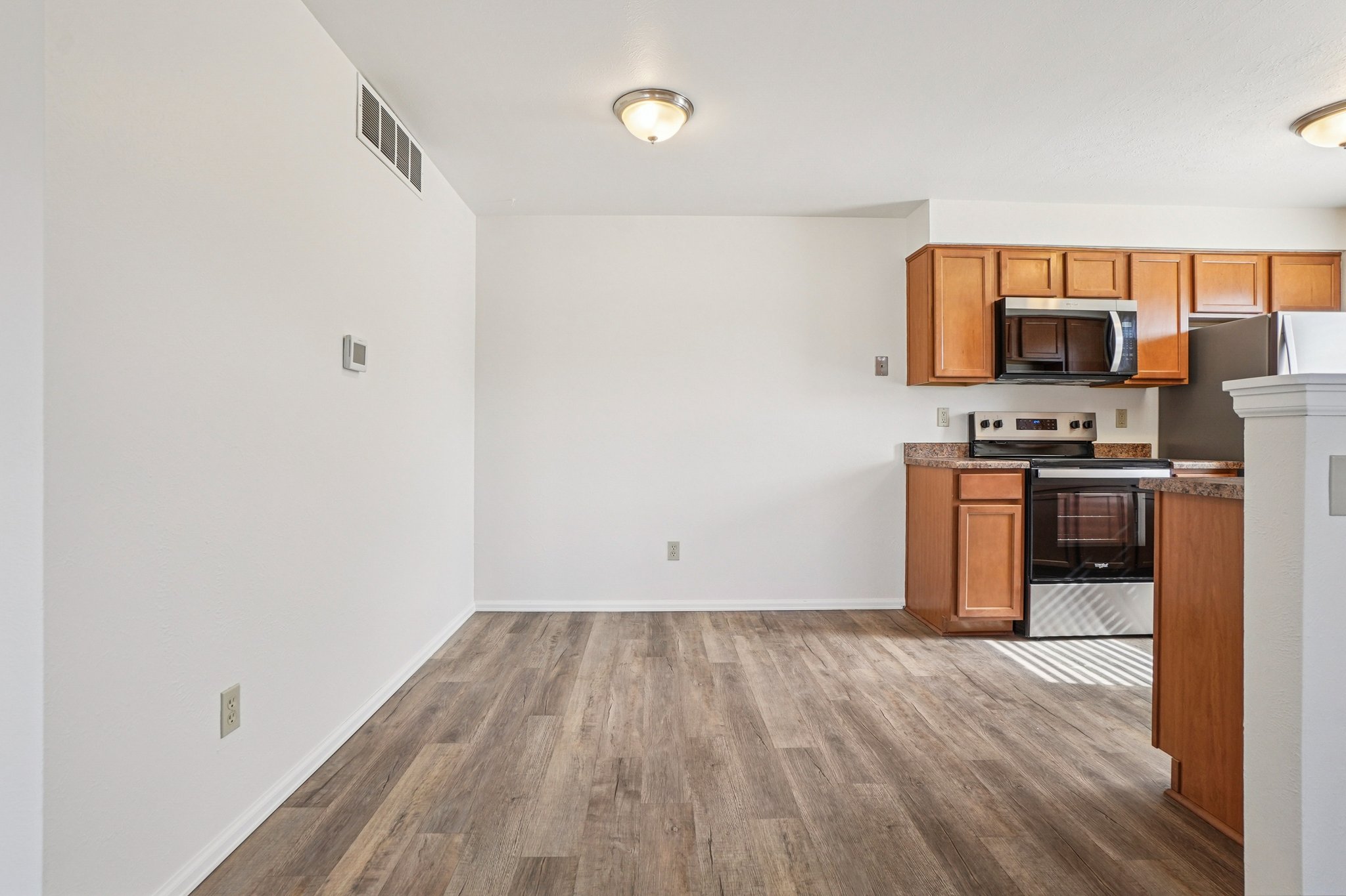 Bellaire St C-S2002-013.jpg