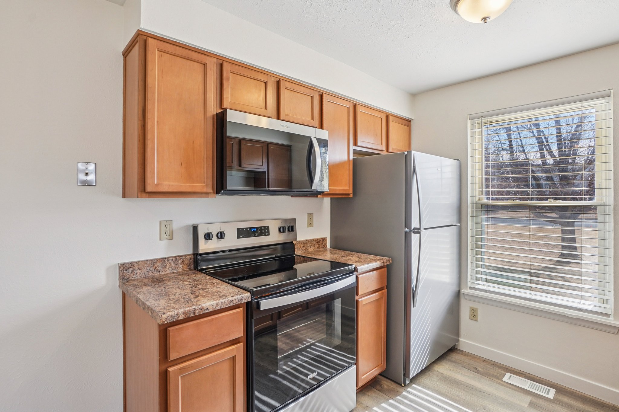 Bellaire St C-S2002-015.jpg