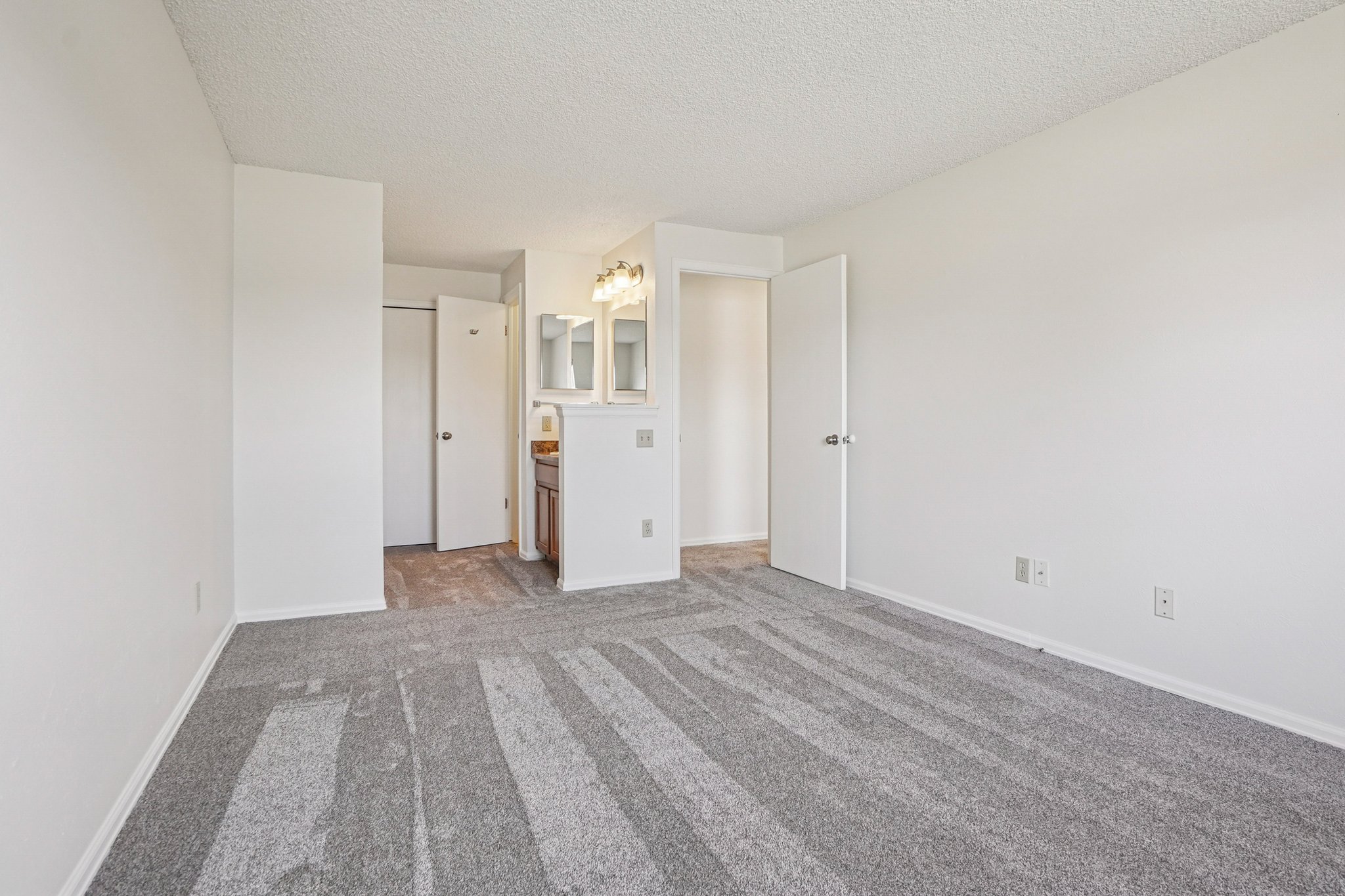 Bellaire St C-S2002-025.jpg