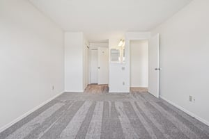 Bellaire St C-S2002-026.jpg