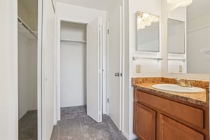 Bellaire St C-S2002-028.jpg