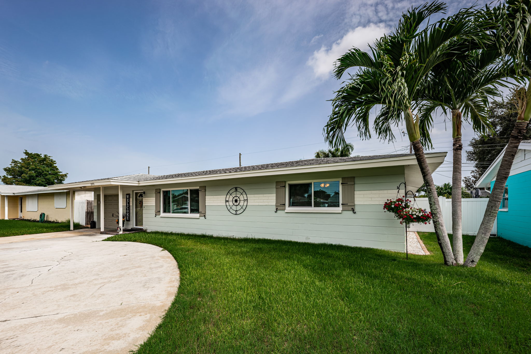 Front Exterior4