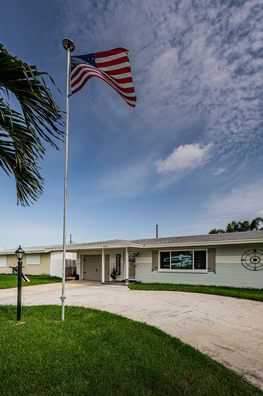 Front Exterior8