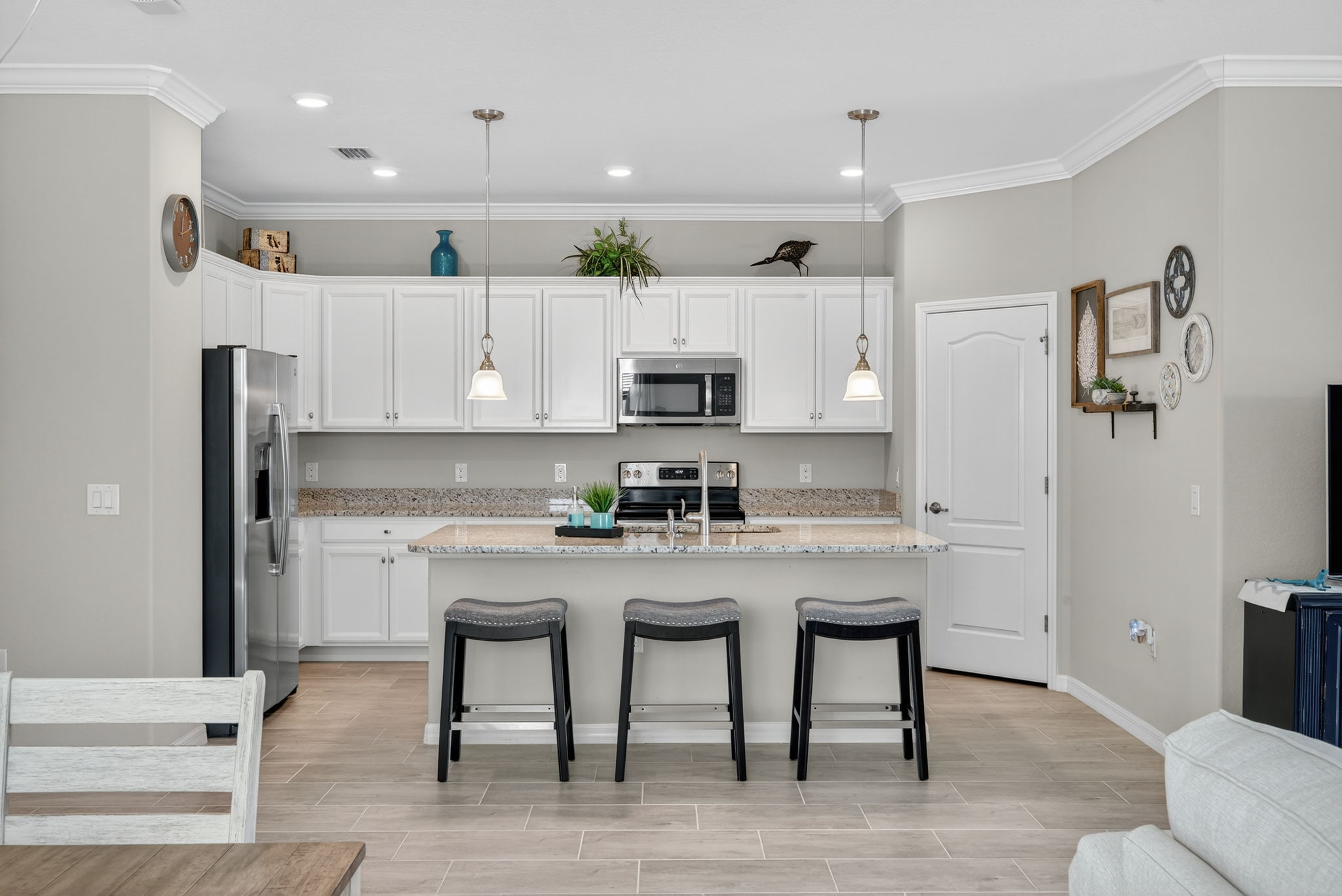 Breakfast Bar 1 of 3