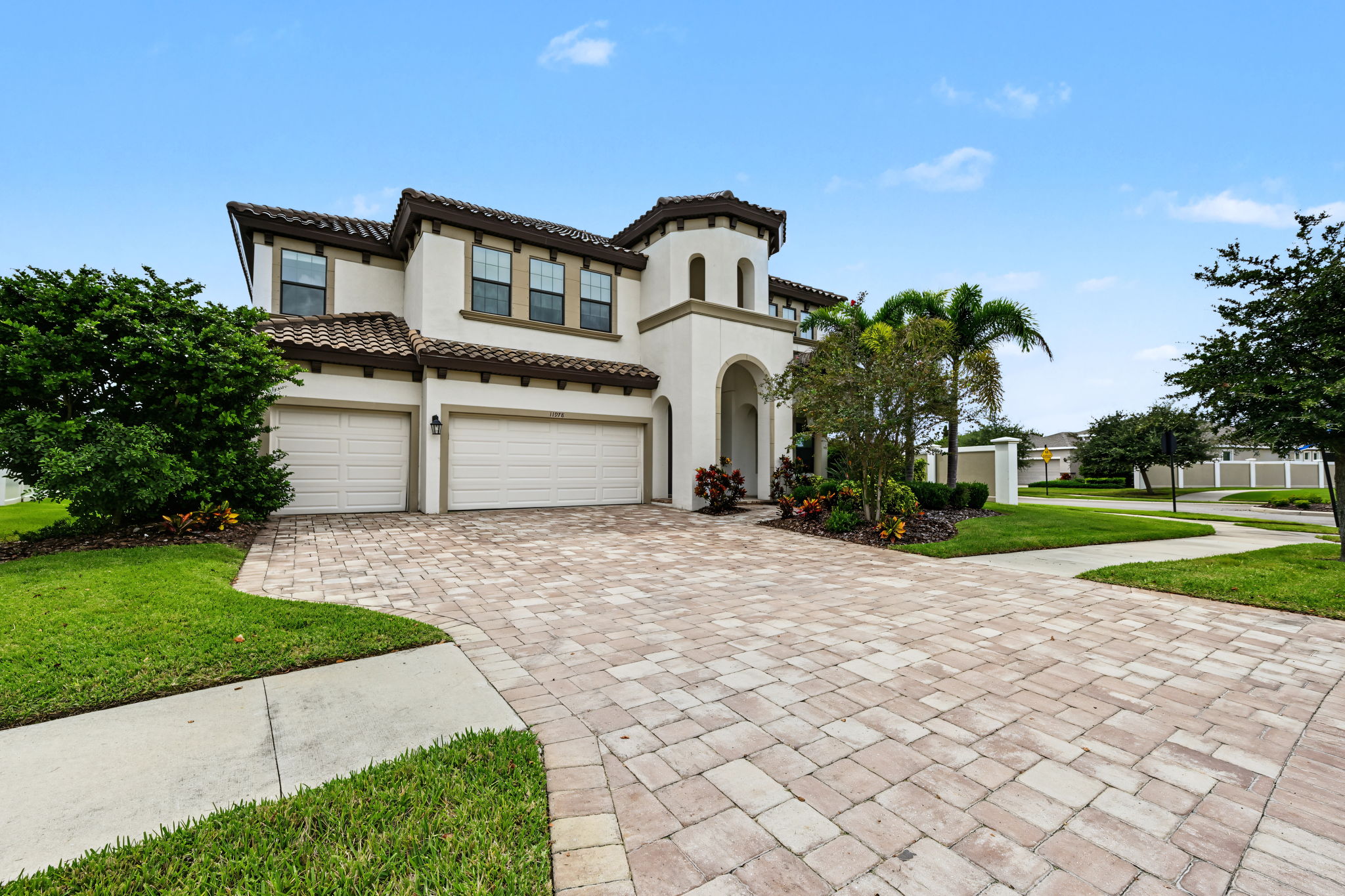 Front Exterior5