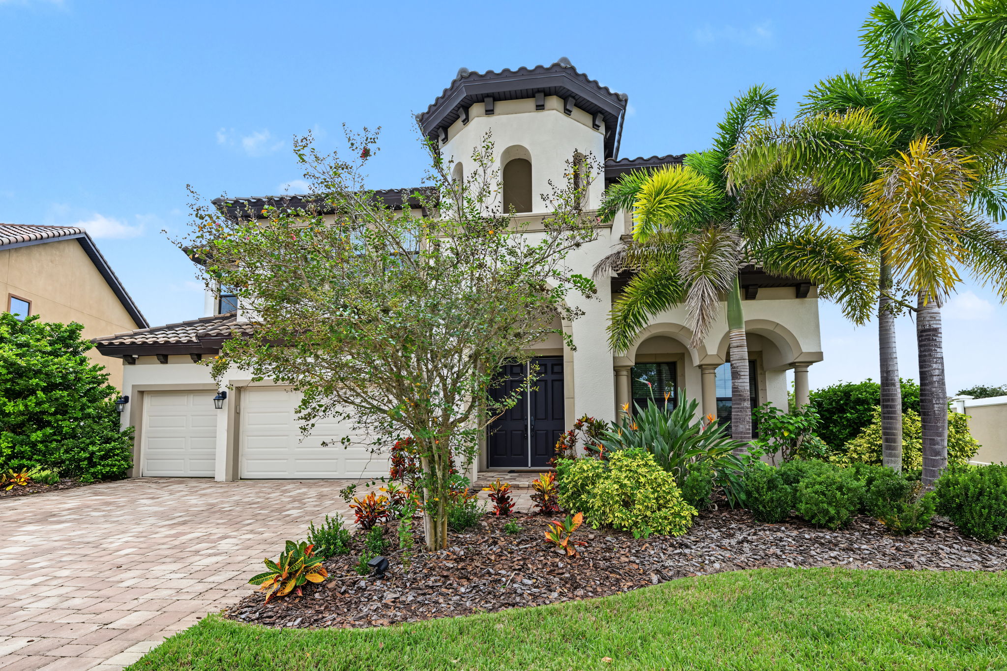 Front Exterior6
