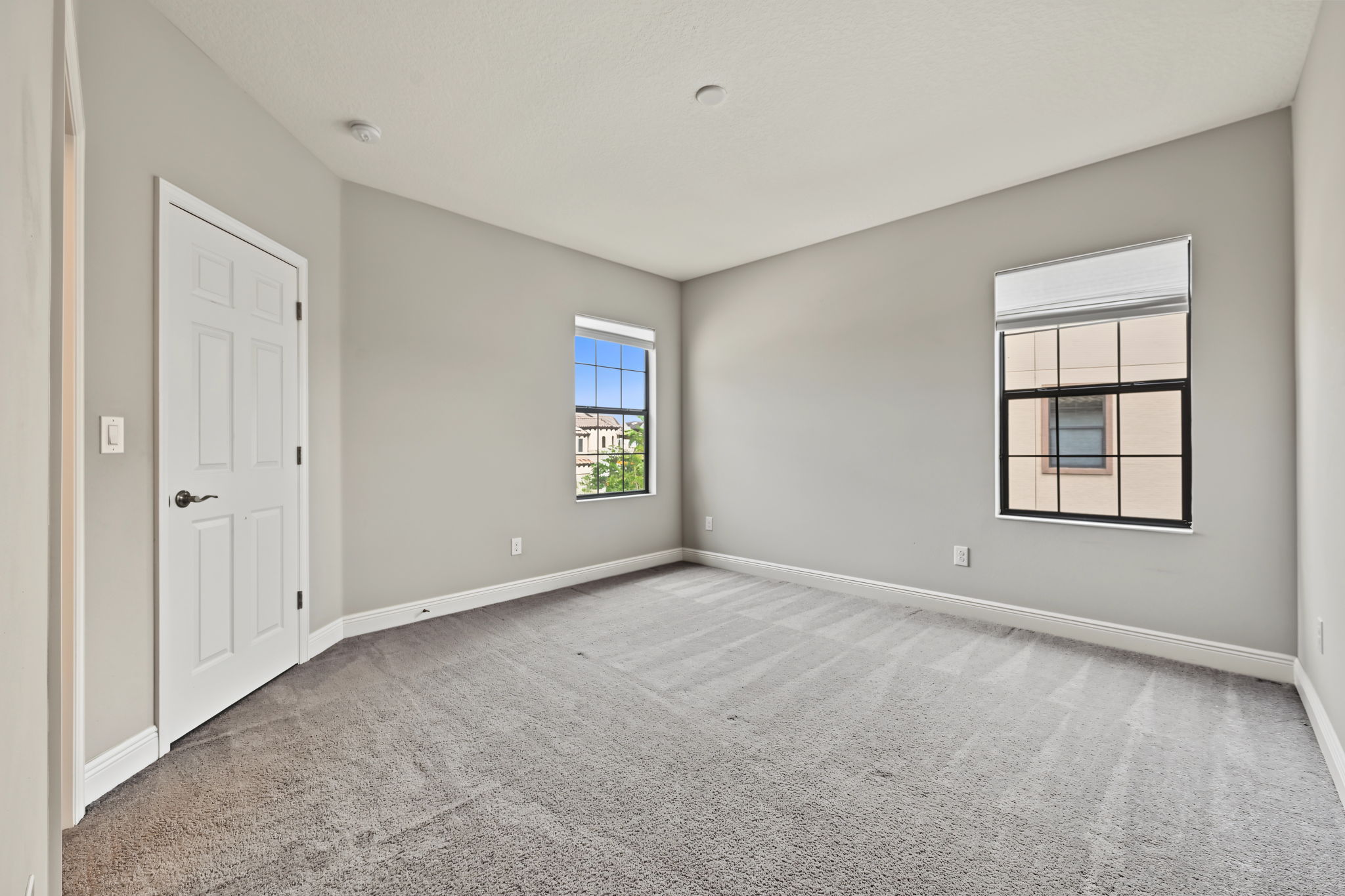 Upper Level Bedroom4
