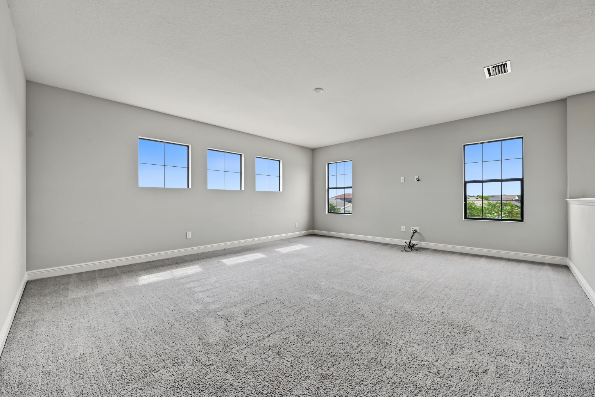 Upper Level Bonus Room1a