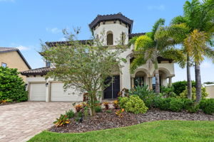Front Exterior6