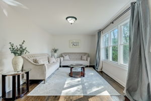 S Barrington Rd-007
