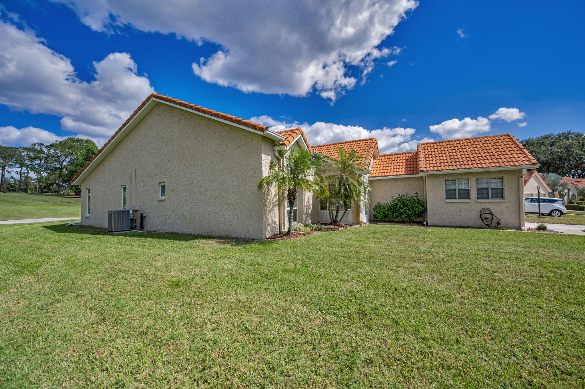 Front Exterior5