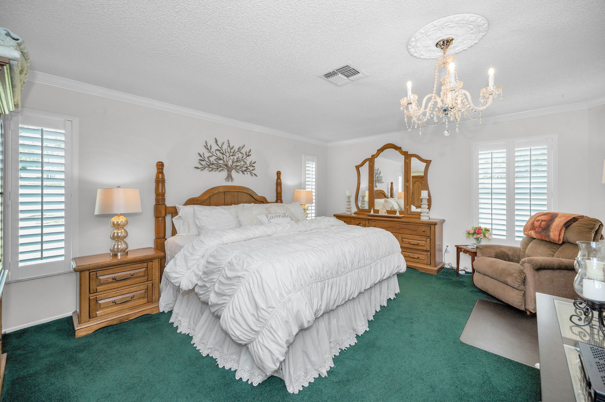 Primary Bedroom1a