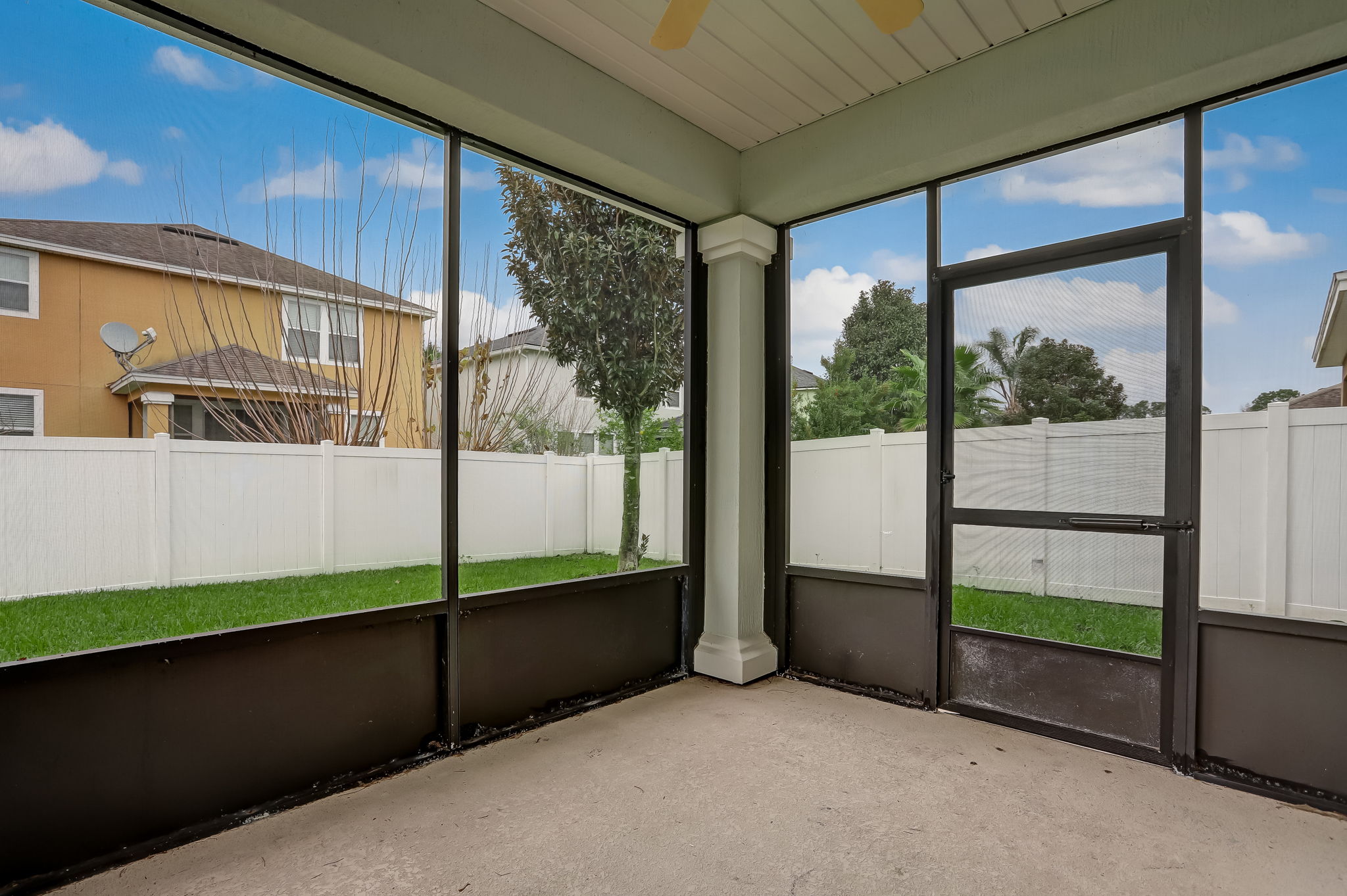 Screened-in Porch
