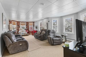 2nd floor livingroom