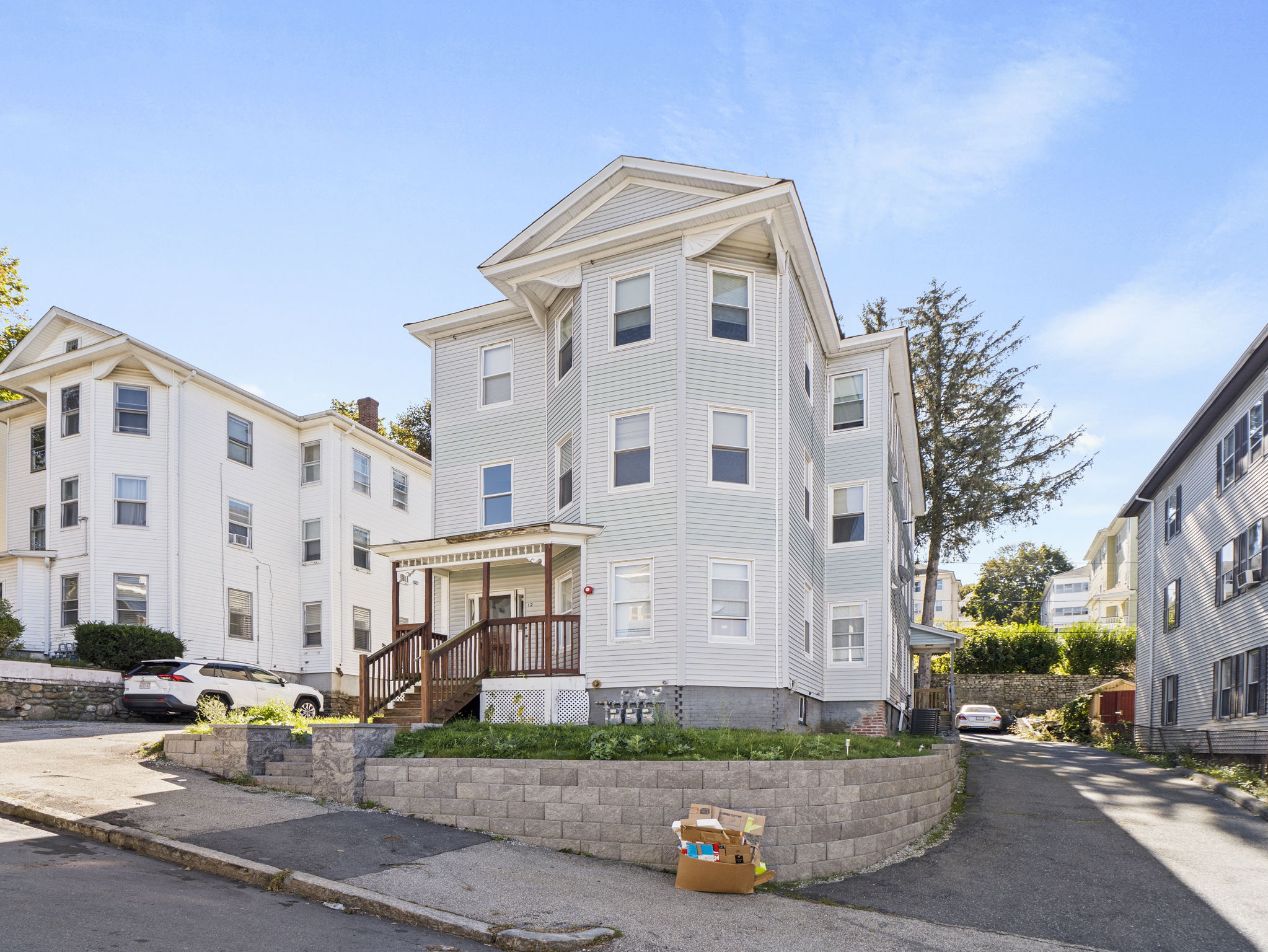 12 Alpine St 2 Worcester MA 33