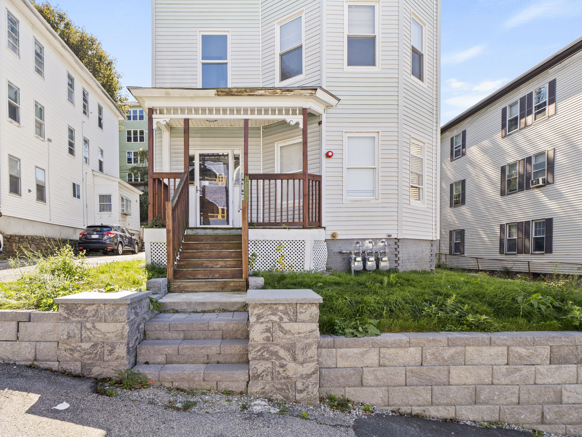 12 Alpine St 2 Worcester MA 32