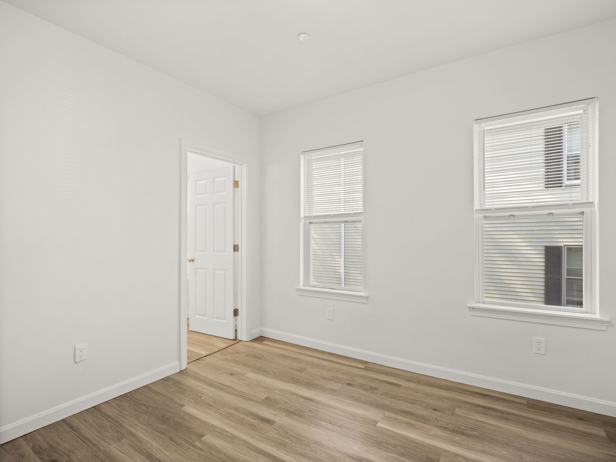 12 Alpine St 2 Worcester MA 24