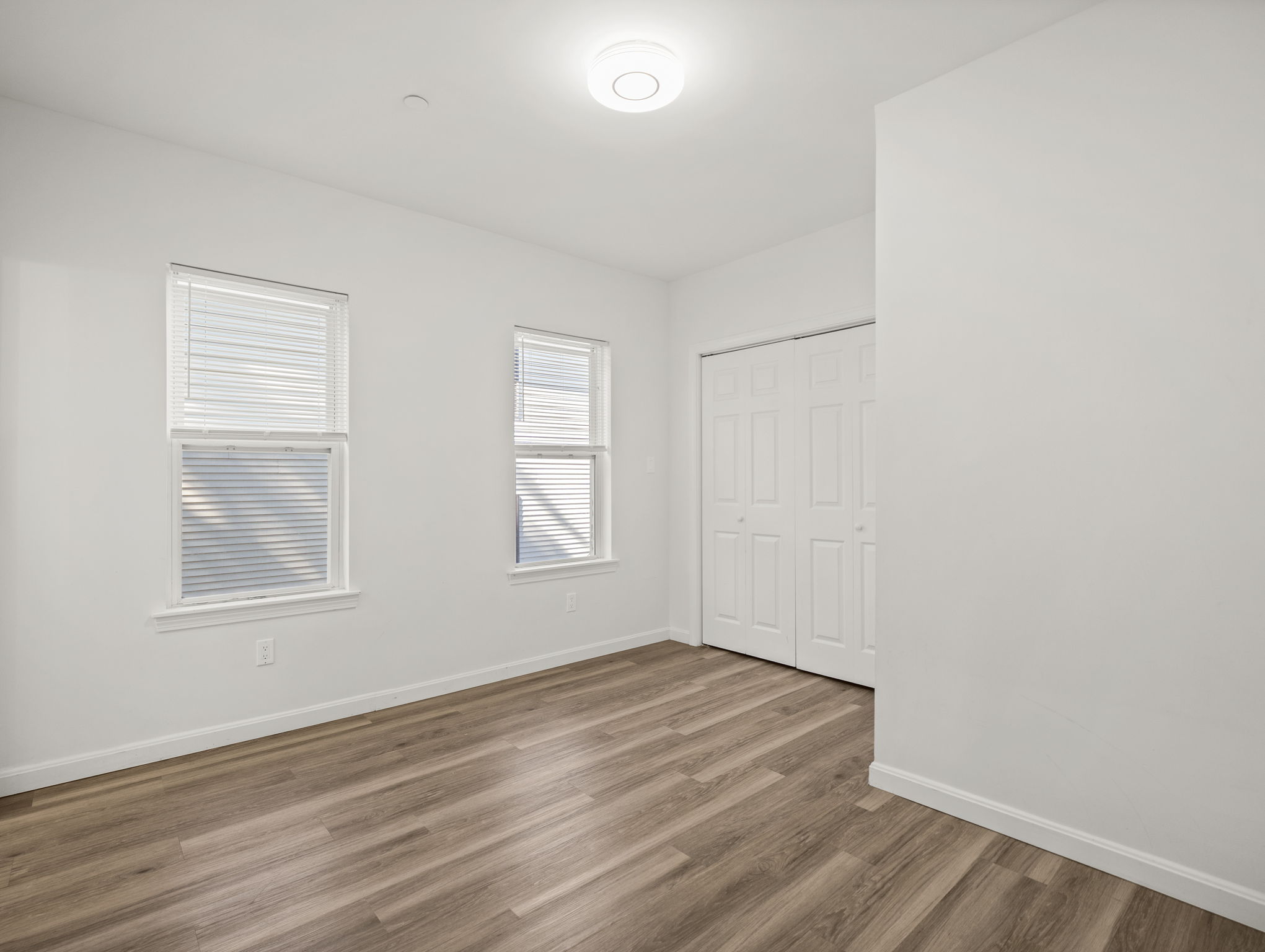 12 Alpine St 2 Worcester MA 21