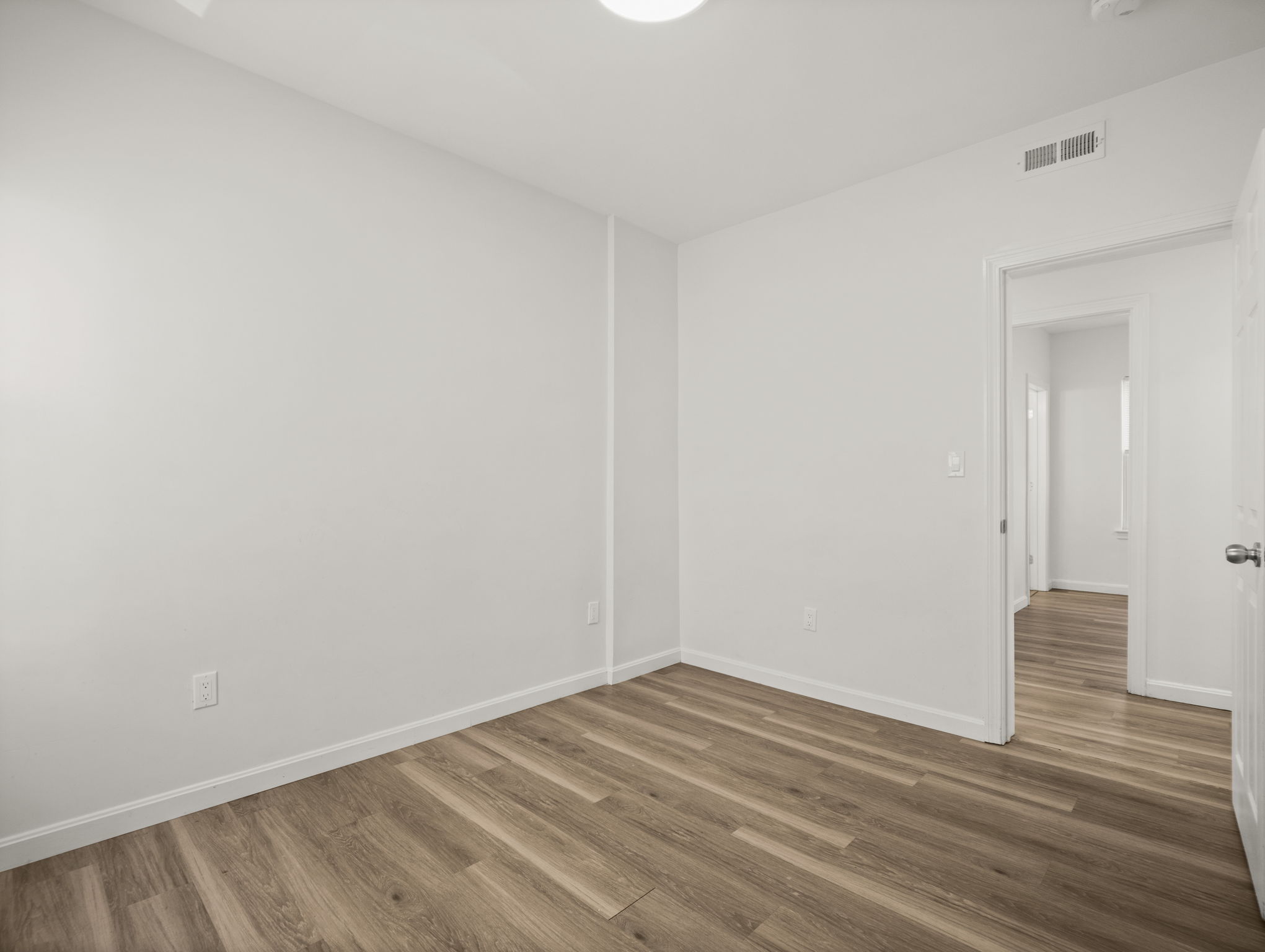 12 Alpine St 2 Worcester MA 18