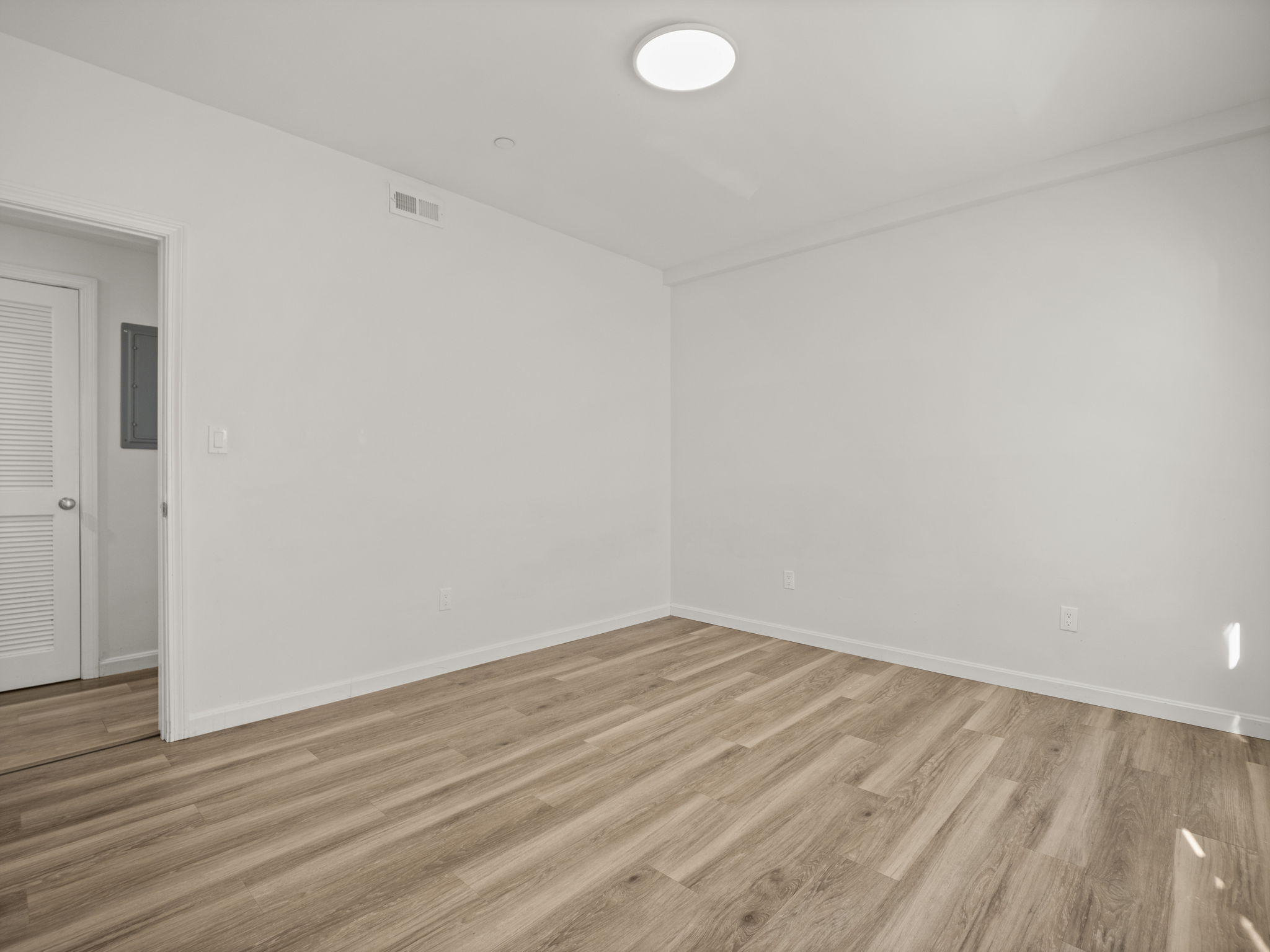 12 Alpine St 2 Worcester MA 14