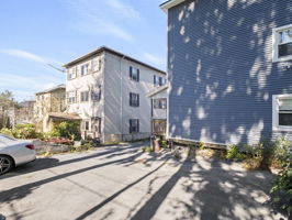 12 Alpine St 2 Worcester MA 39