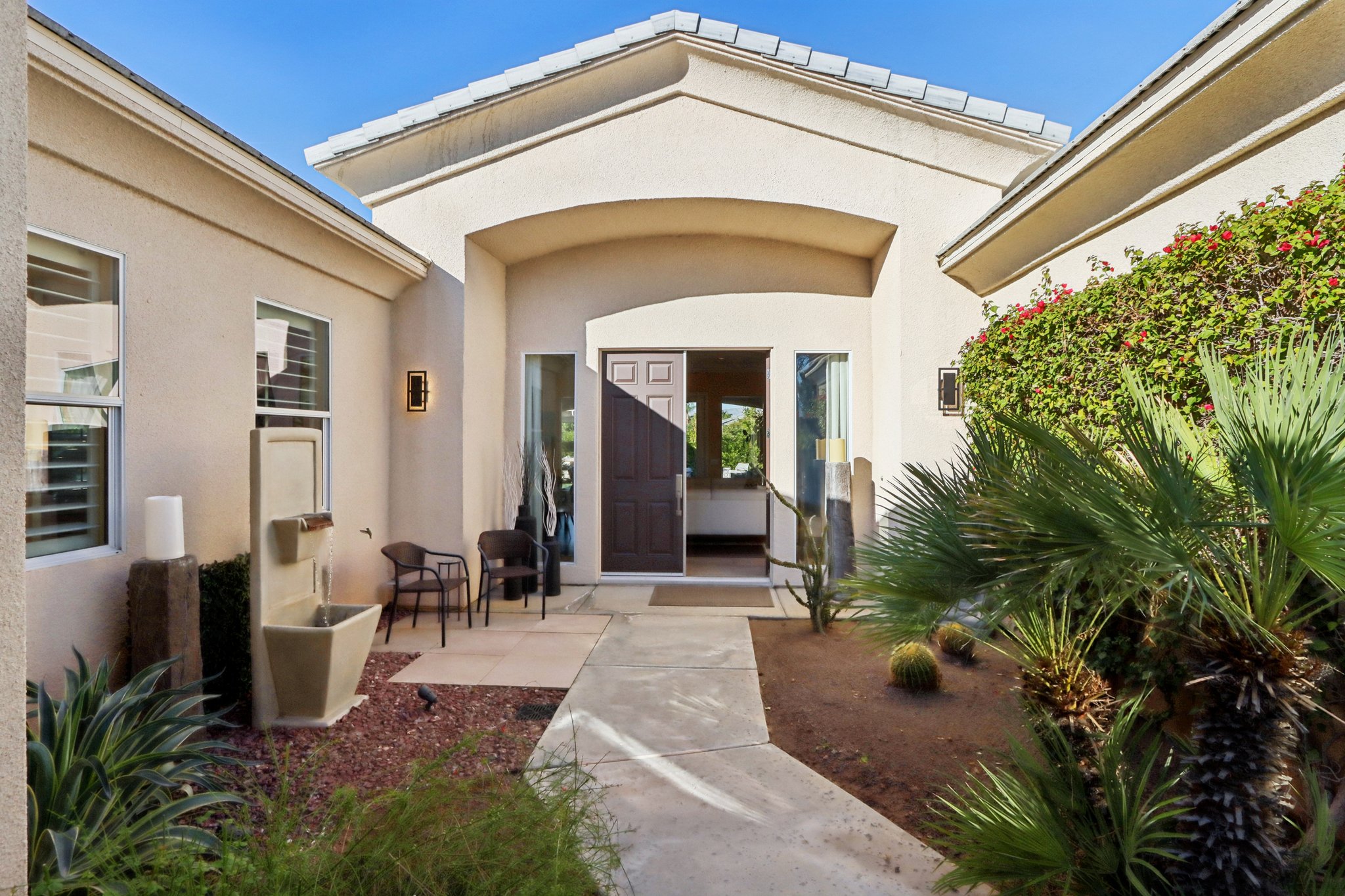 Calais Cir-S2611-002.jpg