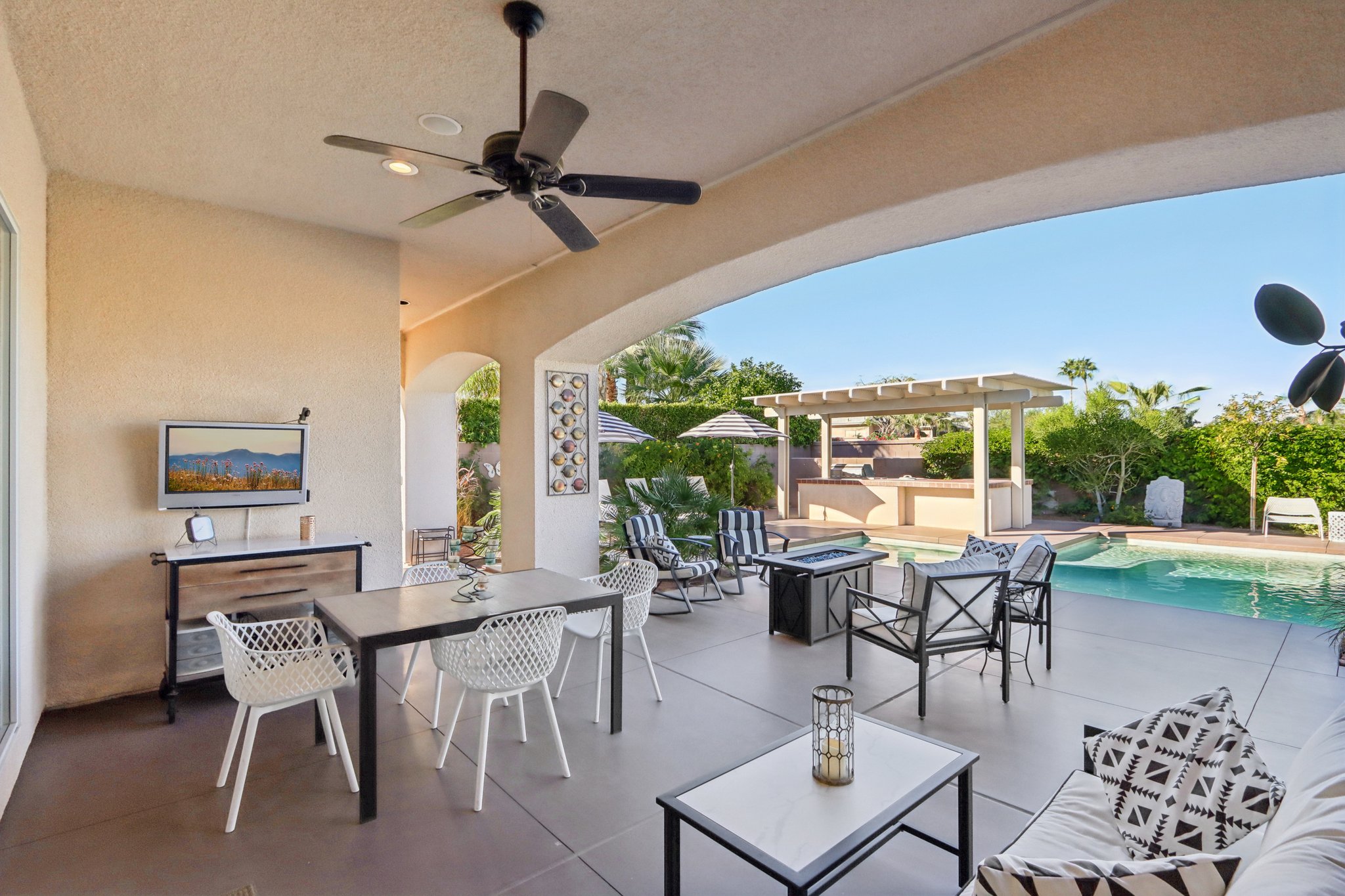 Calais Cir-S2611-043.jpg