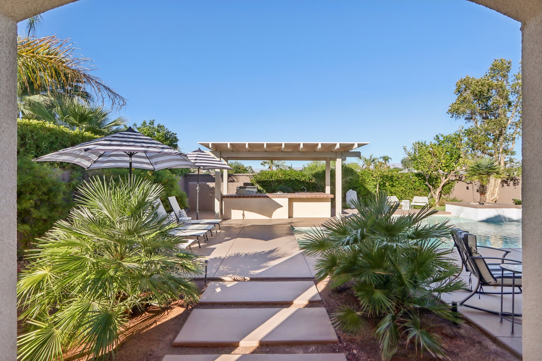 Calais Cir-S2611-049.jpg