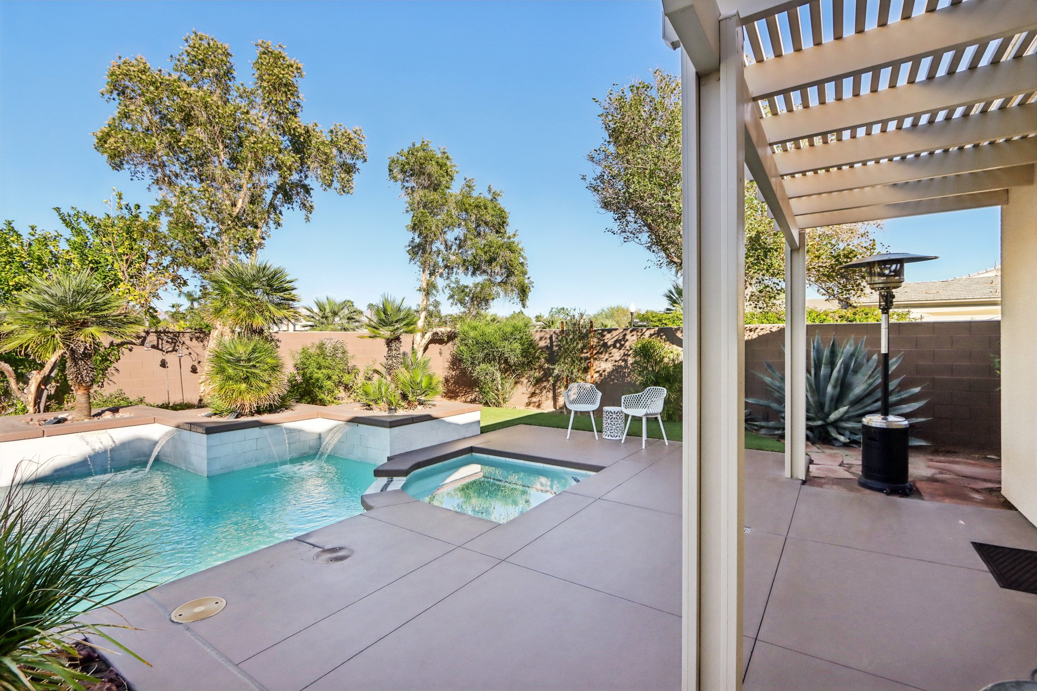 Calais Cir-S2611-059.jpg