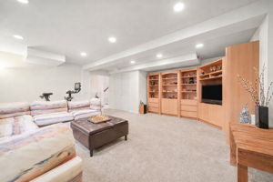 AI generated--family room with new carpet & paint