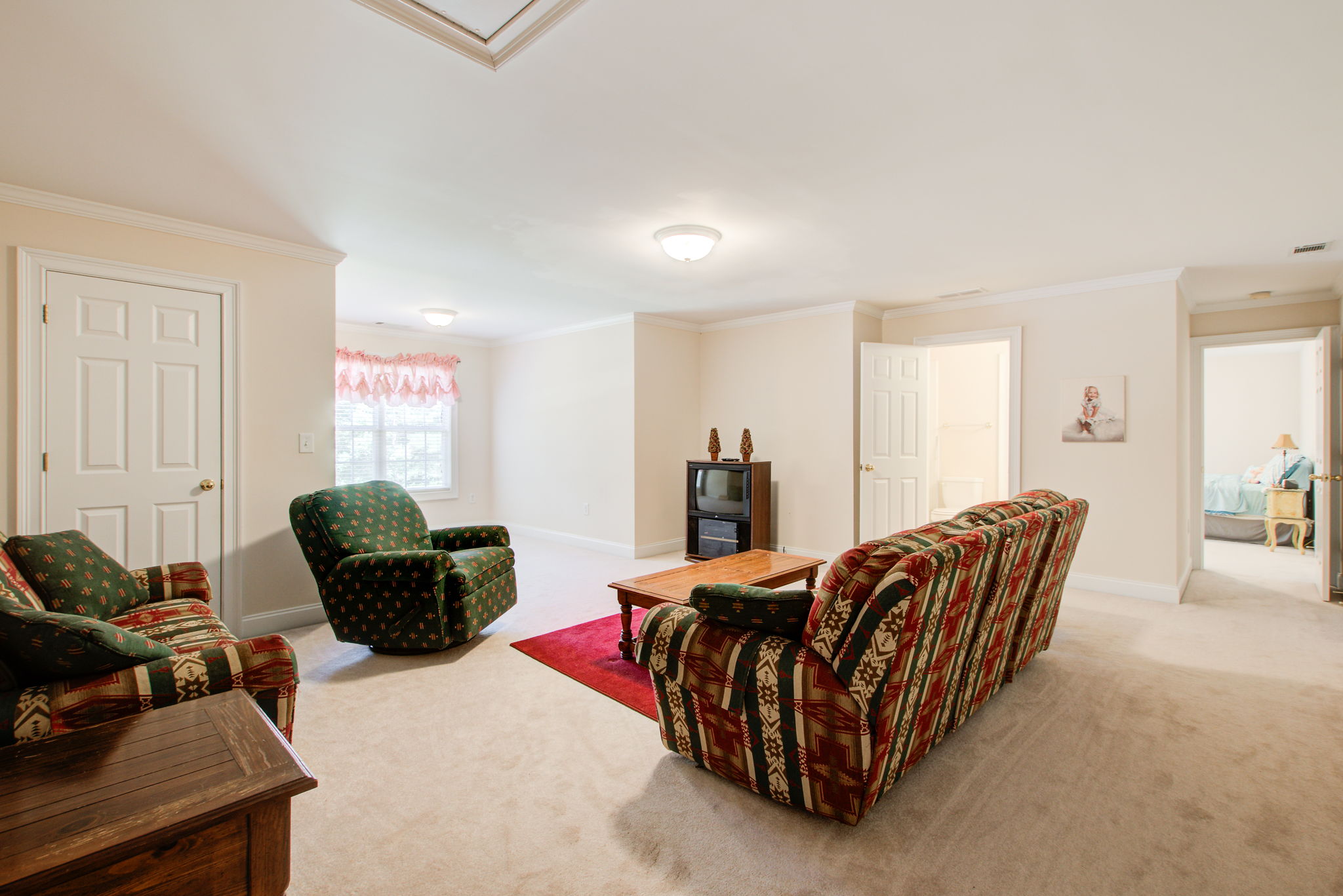 30 Loft B w Shared Full Bath + BR 3