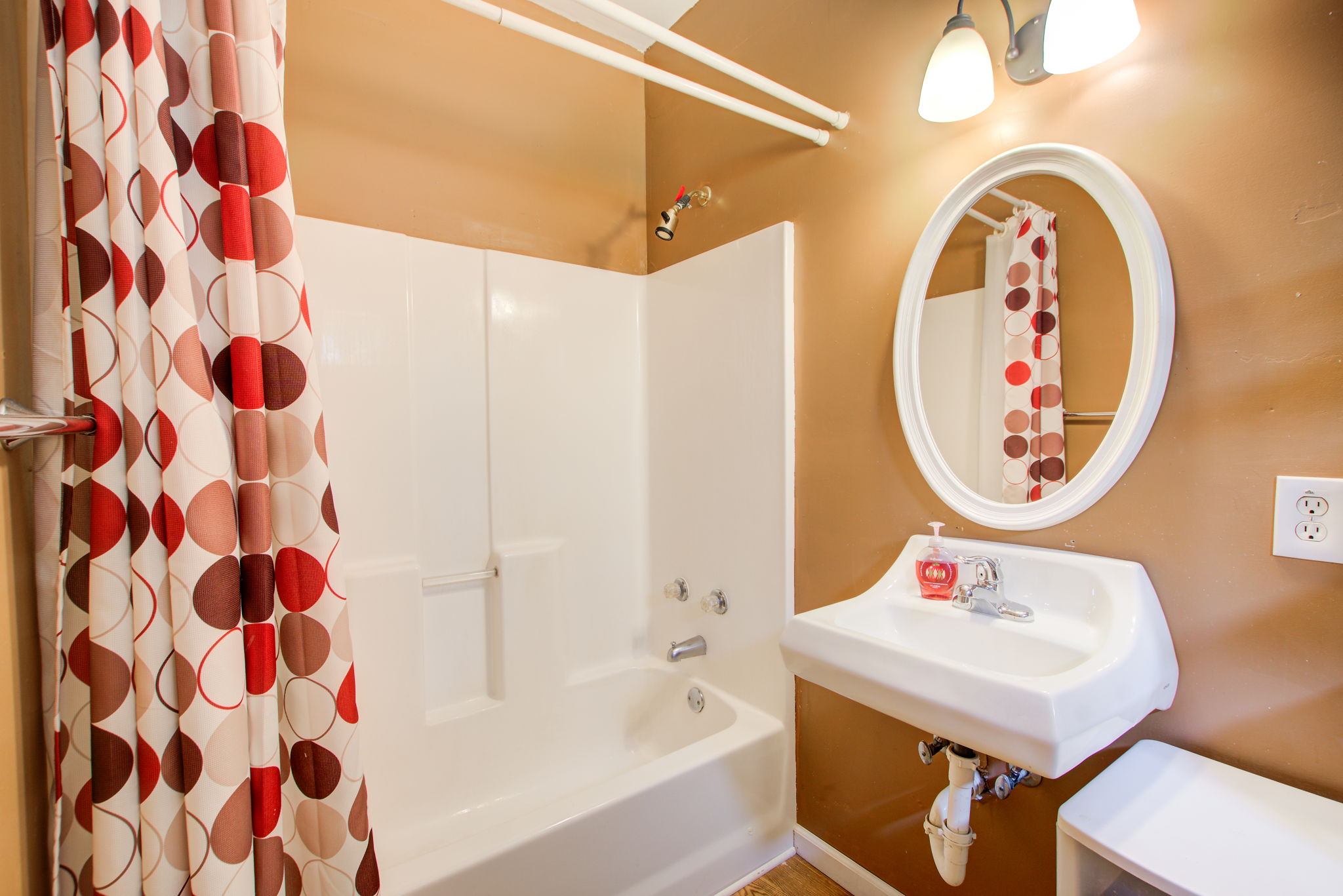 41 Terrace Level Full Bath