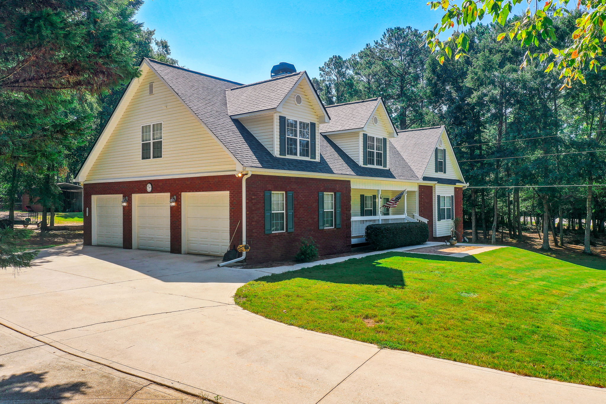 42 Aerial Ext Side + Front w Garage Detail