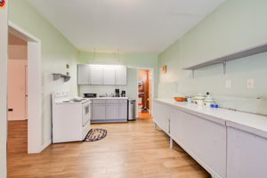 40 Terrace Level Kitchen B w Full Bath View
